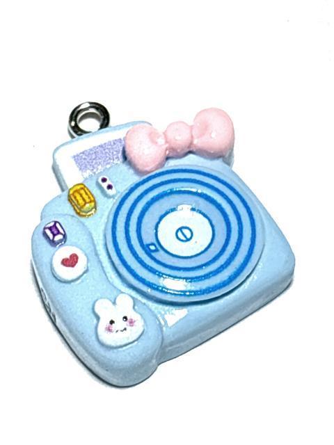 823 ラブリーなカメラ 水色1個 樹脂パーツ アクセサリーチャーム チェキ うさぎ柄 < ペット/手芸/園芸 823 ラブリーなカメラ 水色1個 樹脂パーツ アクセサリーチャーム チェキ うさぎ柄 < ペット/手芸/園芸の