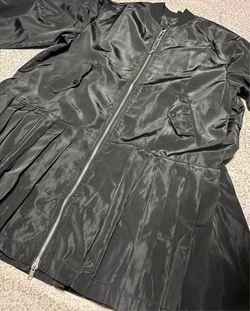 ジップアップ ジャケット ダブルファスナー プリーツ 切り替え リブ付き 光沢感 ブラック 大きいサイズ < 女性ファッション ジップアップ ジャケット ダブルファスナー プリーツ 切り替え リブ付き 光沢感 ブラック 大きいサイズ < 女性ファッションの