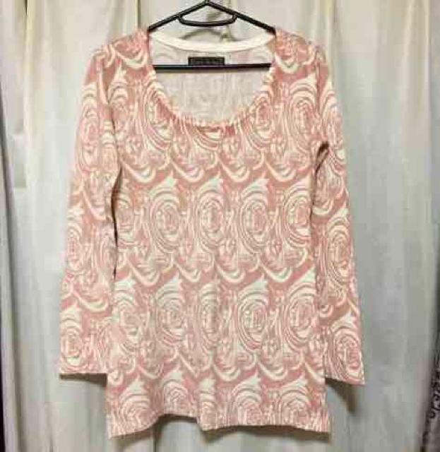 送料込み/セシル/ニットトップス/チュニック/薔薇柄/新品美品 < ブランド  送料込み/セシル/ニットトップス/チュニック/薔薇柄/新品美品  < ブランドの