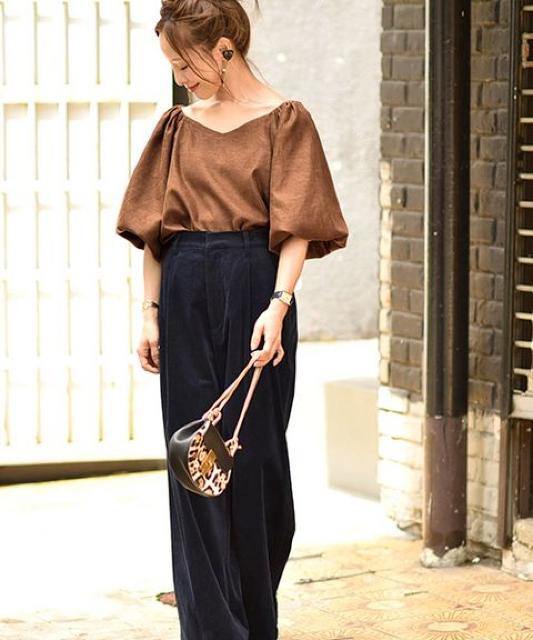 田中亜希子さん【新品】coca●しっとりなめらかバルーンスリーブ●茶ブラウン < 女性ファッション  田中亜希子さん【新品】coca●しっとりなめらかバルーンスリーブ●茶ブラウン < 女性ファッションの