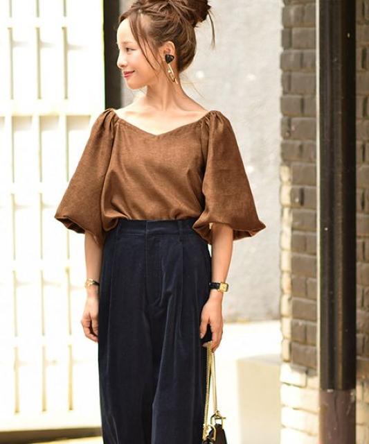 田中亜希子さん【新品】coca●しっとりなめらかバルーンスリーブ●茶ブラウン < 女性ファッション  田中亜希子さん【新品】coca●しっとりなめらかバルーンスリーブ●茶ブラウン < 女性ファッションの