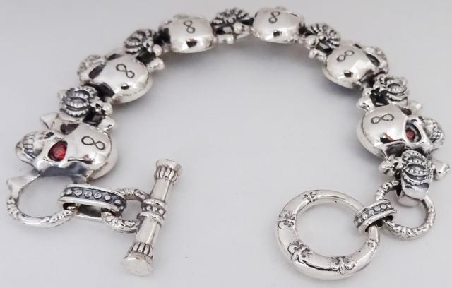 シルバー925 6クラウンスカルブレス ルビー < 男性アクセサリー/時計 シルバー925 6クラウンスカルブレス ルビー < 男性アクセサリー/時計の