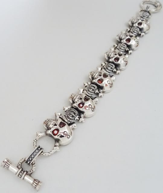 シルバー925 6クラウンスカルブレス ルビー < 男性アクセサリー/時計 シルバー925 6クラウンスカルブレス ルビー < 男性アクセサリー/時計の