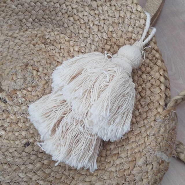 ザラ タッセル付 丸型カゴバッグ < ブランド ザラ タッセル付 丸型カゴバッグ < ブランドの