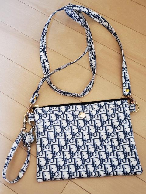 ショルダーバッグ リール付き 【ハンドメイド】 合皮生地 ブルー 送料込み〜 < 女性ファッション ショルダーバッグ リール付き 【ハンドメイド】 合皮生地 ブルー 送料込み〜 < 女性ファッションの