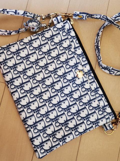 ショルダーバッグ リール付き 【ハンドメイド】 合皮生地 ブルー 送料込み〜 < 女性ファッション ショルダーバッグ リール付き 【ハンドメイド】 合皮生地 ブルー 送料込み〜 < 女性ファッションの