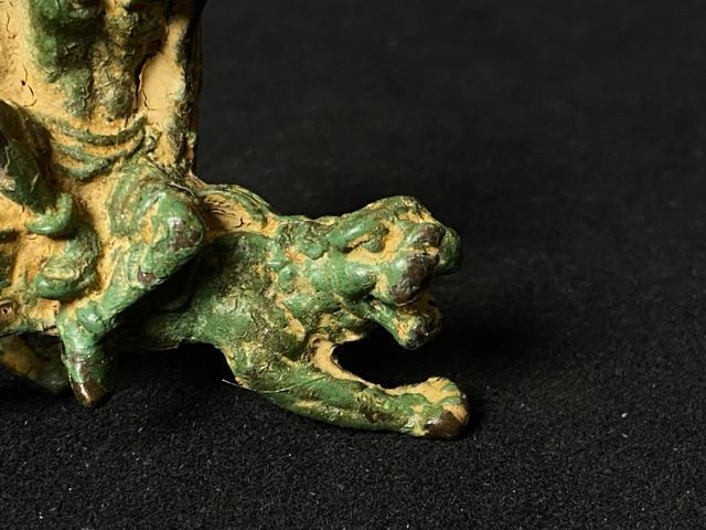 【骨董】青銅 騎獣人物像 席鎮 文? 漢代? 俑 彫刻 置物中国古玩 唐物 銅器 高古 出土 考古 時代物 珍品獅子 圧経 銅像 < インテリア/ライフ 【骨董】青銅 騎獣人物像 席鎮 文? 漢代? 俑 彫刻 置物中国古玩 唐物 銅器 高古 出土 考古 時代物 珍品獅子 圧経 銅像 < インテリア/ライフの