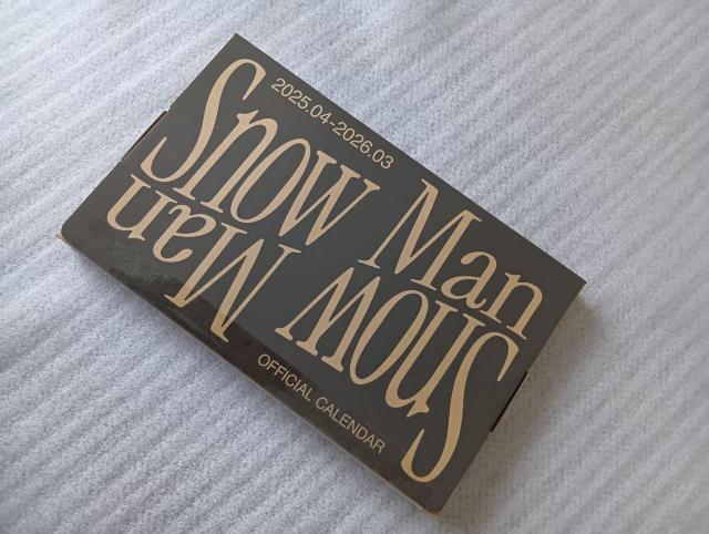 ��Snow Man OFFICIAL CALENDAR�@���V�i�@��2025.4-2026.3  �� �^�����g�O�b�Y�� 