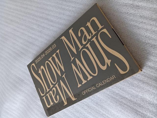 ��Snow Man OFFICIAL CALENDAR�@���V�i�@��2025.4-2026.3 �� �^�����g�O�b�Y�� 