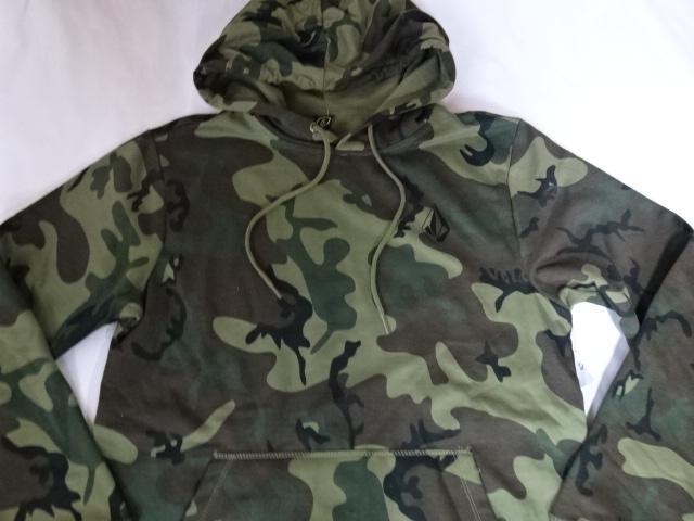 USA購入 ボルコム【VOLCOM】迷彩カモフラ柄 パーカー US Sサイズ < ブランド  USA購入 ボルコム【VOLCOM】迷彩カモフラ柄 パーカー US Sサイズ < ブランドの