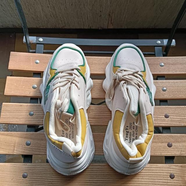 新品 24.5cm レディース スニーカー ホワイト シューズ 靴 厚底 < 女性ファッション  新品 24.5cm レディース スニーカー ホワイト シューズ 靴 厚底 < 女性ファッションの