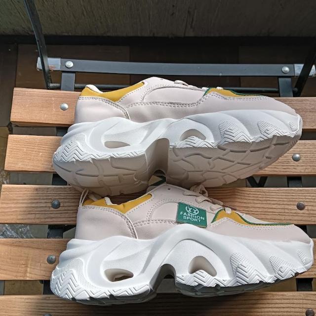 新品 24.5cm レディース スニーカー ホワイト シューズ 靴 厚底 < 女性ファッション  新品 24.5cm レディース スニーカー ホワイト シューズ 靴 厚底 < 女性ファッションの