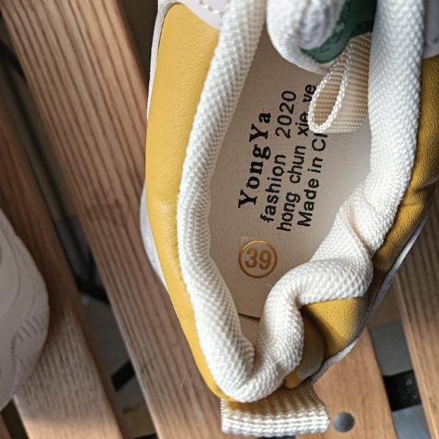 新品 24.5cm レディース スニーカー ホワイト シューズ 靴 厚底 < 女性ファッション  新品 24.5cm レディース スニーカー ホワイト シューズ 靴 厚底 < 女性ファッションの