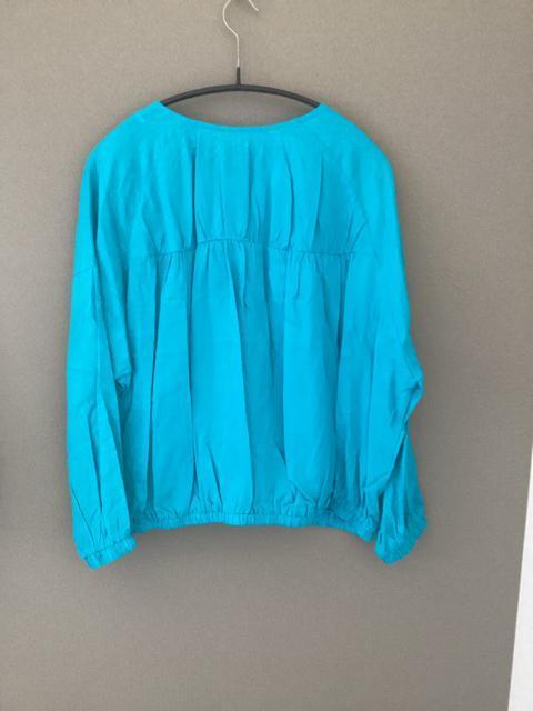 新品タグ付き FURRY レーヨンリネン切替 ギャザーブルゾン < 女性ファッション 新品タグ付き FURRY レーヨンリネン切替 ギャザーブルゾン < 女性ファッションの