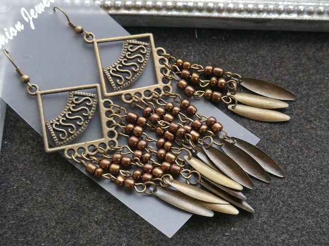 新品 アンティーク調エスニックフリンジピアス < 女性アクセサリー/時計 新品 アンティーク調エスニックフリンジピアス < 女性アクセサリー/時計の