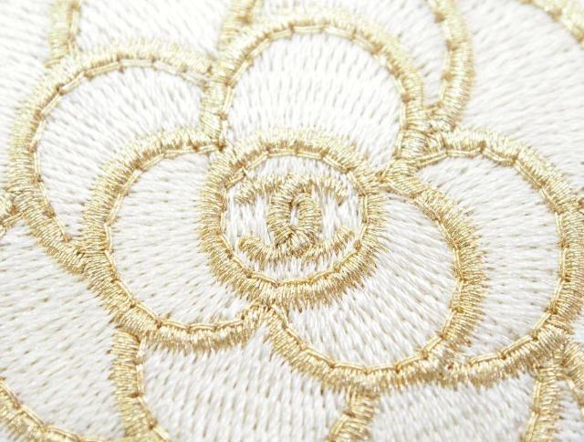 シャネル ノベルティ カメリア 刺繍チャーム LA COLLECTION ココマーク 両面同柄 CHANEL【正規品】 < ブランド シャネル ノベルティ カメリア 刺繍チャーム LA COLLECTION ココマーク 両面同柄 CHANEL【正規品】 < ブランドの