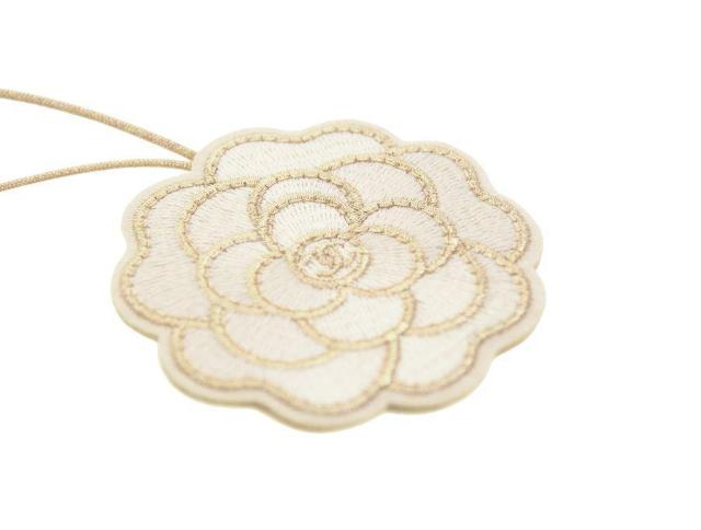シャネル ノベルティ カメリア 刺繍チャーム LA COLLECTION ココマーク 両面同柄 CHANEL【正規品】 < ブランド シャネル ノベルティ カメリア 刺繍チャーム LA COLLECTION ココマーク 両面同柄 CHANEL【正規品】 < ブランドの