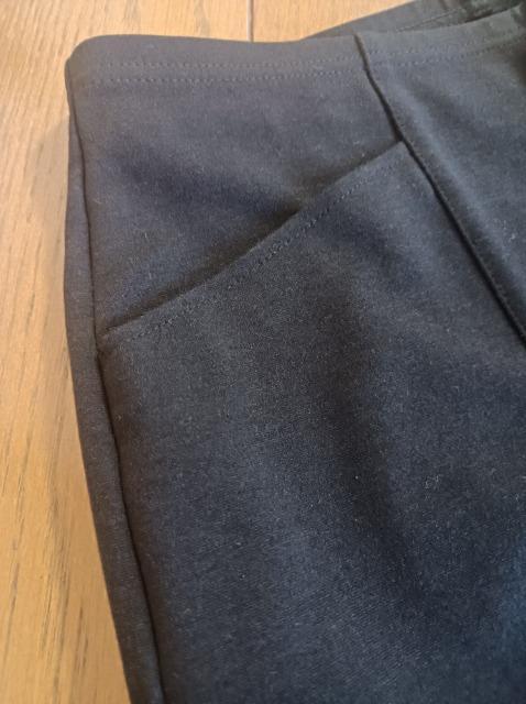 全方向伸び伸びパンツ★なめらかしっとり履き心地抜群★新品同様★持って便利なシンプル黒パンツ★送料無料★ < 女性ファッション  全方向伸び伸びパンツ★なめらかしっとり履き心地抜群★新品同様★持って便利なシンプル黒パンツ★送料無料★ < 女性ファッションの