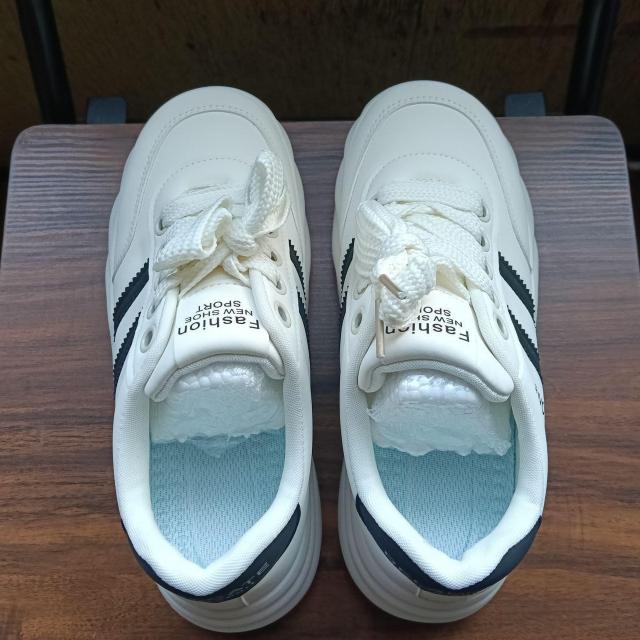 新品 24cm レディース スニーカー ホワイト シューズ 靴 カジュアル < 女性ファッション 新品 24cm レディース スニーカー ホワイト シューズ 靴 カジュアル < 女性ファッションの