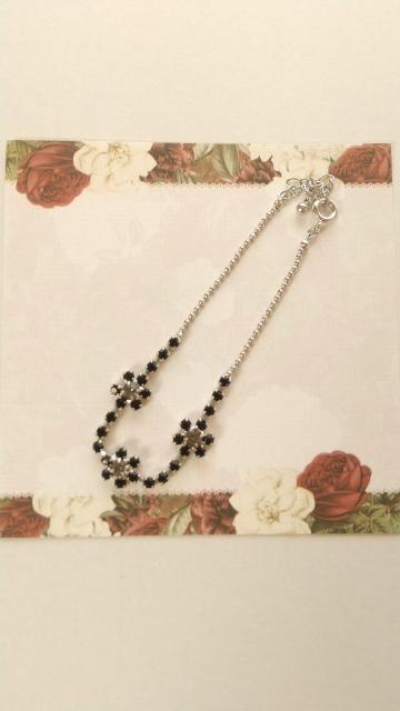 ブラックストーンのブレスレット お花デザイン < 女性アクセサリー/時計 ブラックストーンのブレスレット お花デザイン < 女性アクセサリー/時計の