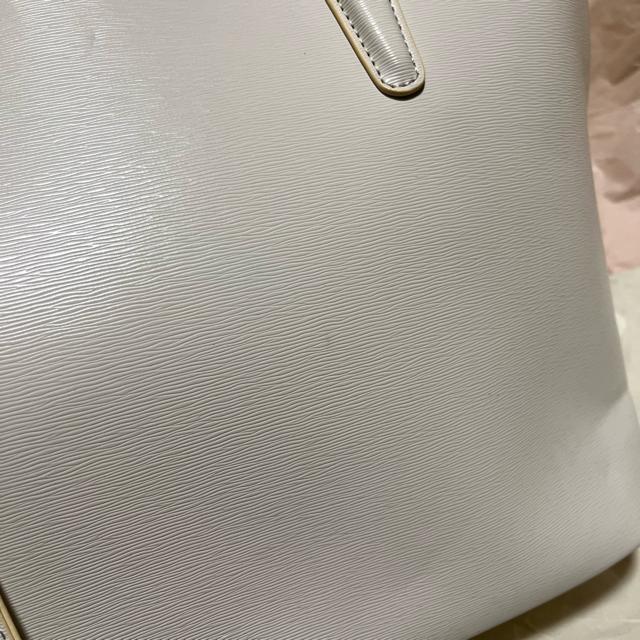 【清楚・大容量】MONO COMME CA トートバッグ 白 パスケース付き < ブランド 【清楚・大容量】MONO COMME CA トートバッグ 白 パスケース付き < ブランドの