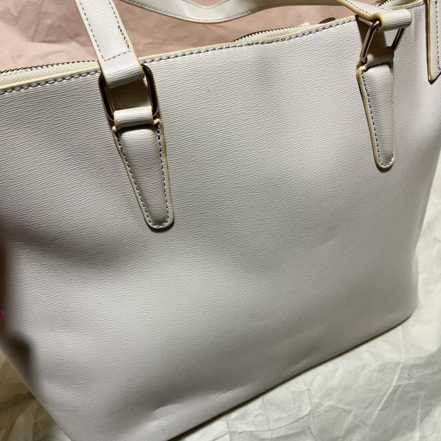 【清楚・大容量】MONO COMME CA トートバッグ 白 パスケース付き < ブランド 【清楚・大容量】MONO COMME CA トートバッグ 白 パスケース付き < ブランドの