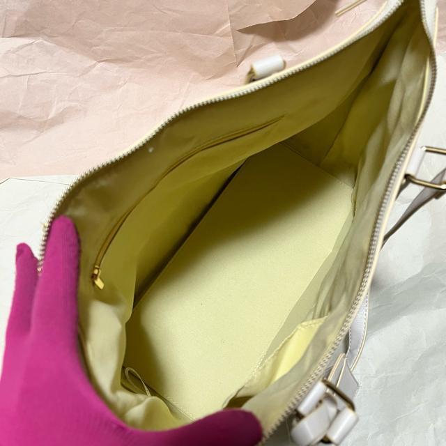 【清楚・大容量】MONO COMME CA トートバッグ 白 パスケース付き < ブランド 【清楚・大容量】MONO COMME CA トートバッグ 白 パスケース付き < ブランドの