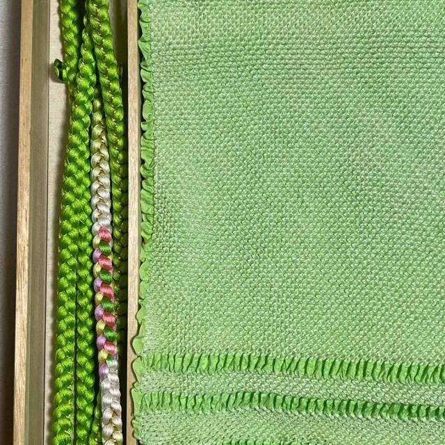 美品 振袖向き 正絹 帯揚げ 帯締め 伊達襟 4点セット 黄緑 緑 < 女性ファッション 美品 振袖向き 正絹 帯揚げ 帯締め 伊達襟 4点セット 黄緑 緑 < 女性ファッションの