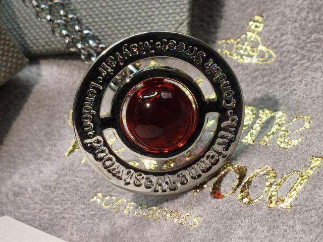 Vivienne Westwood ���B���B�A�� �^�C�j�[ �I�[�u �l�b�N���X �� �u�����h�� 