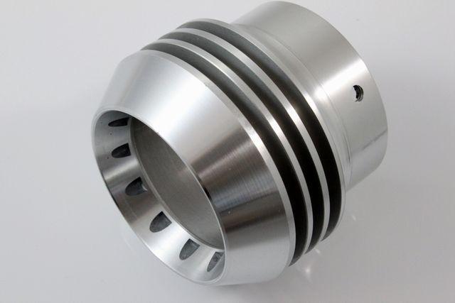 ★テールに迫力を★スポーティアルミ削りだしマフラーカッター < 自動車/バイク ★テールに迫力を★スポーティアルミ削りだしマフラーカッター < 自動車/バイク