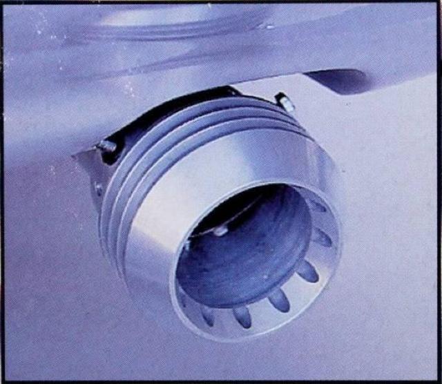 ★テールに迫力を★スポーティアルミ削りだしマフラーカッター < 自動車/バイク ★テールに迫力を★スポーティアルミ削りだしマフラーカッター < 自動車/バイク