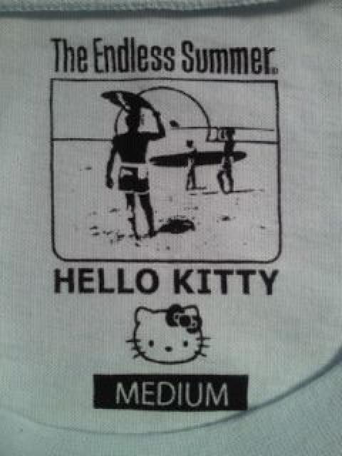 The Endless Summer ハローキティ コラボ サーフィン デザイン Tシャツ ブルー Mサイズ < 男性ファッション  The Endless Summer ハローキティ コラボ サーフィン デザイン Tシャツ ブルー Mサイズ < 男性ファッションの