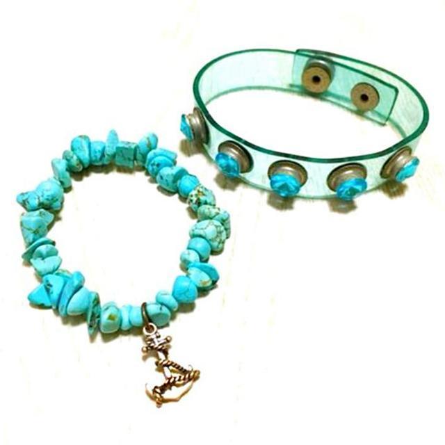 【美品】夏ブレスレット2点セット/ターコイズ/クリアバングル < 女性アクセサリー/時計 【美品】夏ブレスレット2点セット/ターコイズ/クリアバングル < 女性アクセサリー/時計の