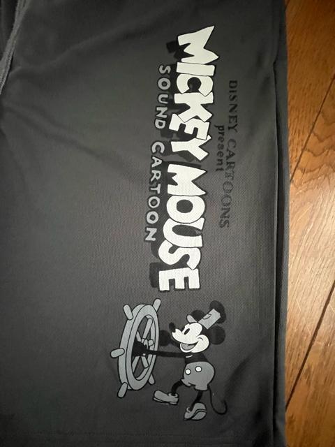 Lサイズ!高貴紳士的!ディズニー!ミッキーマウス柄!サラッと着心地!メッシュ素材!ハーフパンツ!両サイド!ポケット付き!新品! < 男性ファッション  Lサイズ!高貴紳士的!ディズニー!ミッキーマウス柄!サラッと着心地!メッシュ素材!ハーフパンツ!両サイド!ポケット付き!新品! < 男性ファッションの