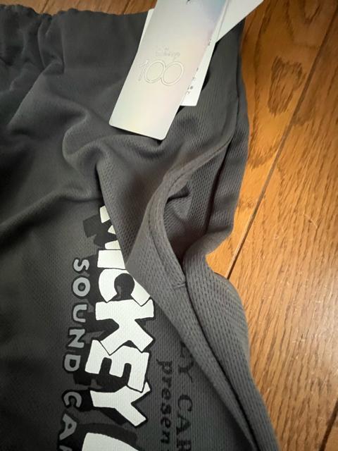 Lサイズ!高貴紳士的!ディズニー!ミッキーマウス柄!サラッと着心地!メッシュ素材!ハーフパンツ!両サイド!ポケット付き!新品! < 男性ファッション  Lサイズ!高貴紳士的!ディズニー!ミッキーマウス柄!サラッと着心地!メッシュ素材!ハーフパンツ!両サイド!ポケット付き!新品! < 男性ファッションの