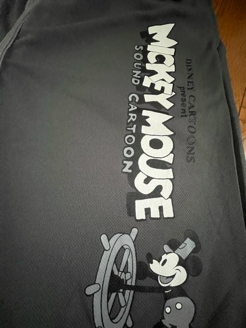 Lサイズ!高貴紳士的!ディズニー!ミッキーマウス柄!サラッと着心地!メッシュ素材!ハーフパンツ!両サイド!ポケット付き!新品! < 男性ファッション  Lサイズ!高貴紳士的!ディズニー!ミッキーマウス柄!サラッと着心地!メッシュ素材!ハーフパンツ!両サイド!ポケット付き!新品! < 男性ファッションの