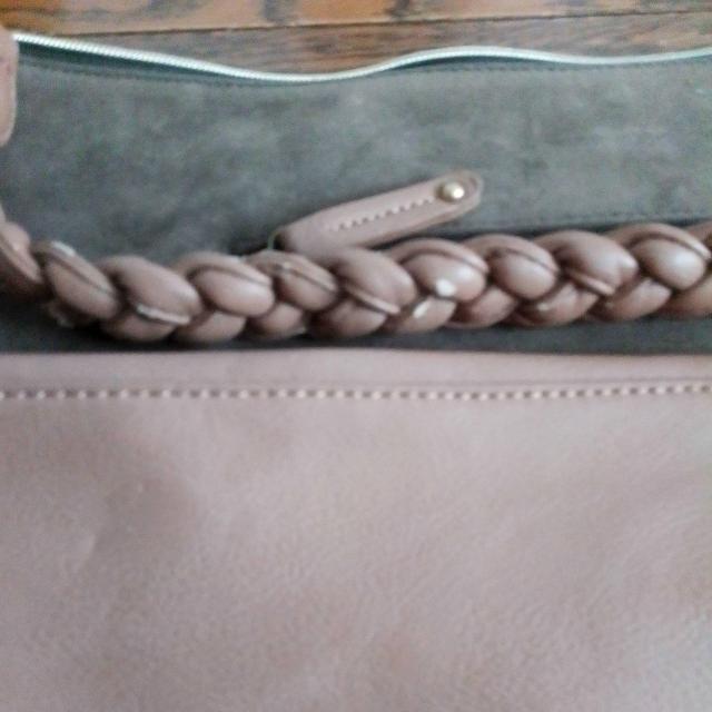 未使用品ですが、皮部分に剥がれがあります バッグ < 女性ファッション  未使用品ですが、皮部分に剥がれがあります バッグ < 女性ファッションの