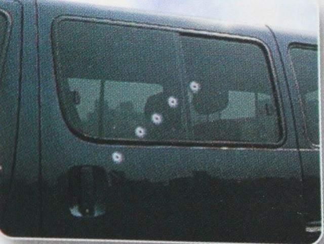 弾丸で打ち抜かれた跡が銃弾痕ステッカー < 自動車/バイク 弾丸で打ち抜かれた跡が銃弾痕ステッカー < 自動車/バイク