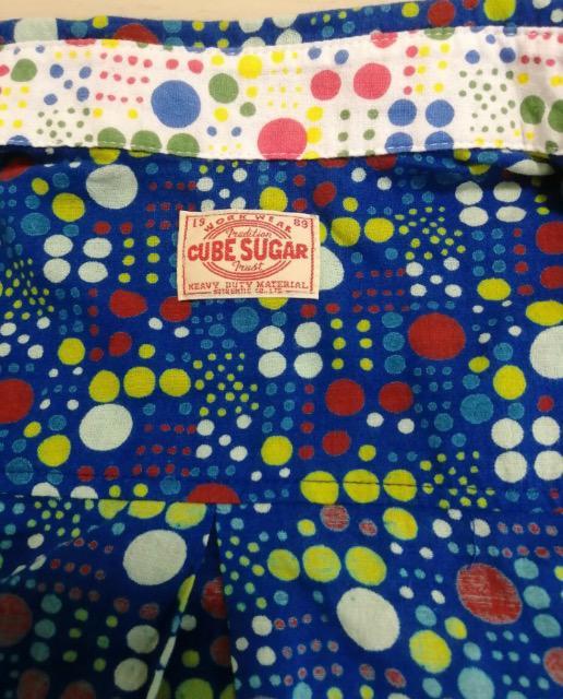 新品未使用cube sugarドット柄シャツ半袖プリント総柄涼しい真夏も快適人気アイテム大活躍爽やか好感度ビーチ海外旅行海リゾート < 男性ファッション  新品未使用cube sugarドット柄シャツ半袖プリント総柄涼しい真夏も快適人気アイテム大活躍爽やか好感度ビーチ海外旅行海リゾート < 男性ファッションの