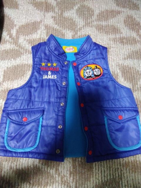 子供服   トーマス   裏起毛ベスト  95cm < キッズ/ベビー  子供服   トーマス   裏起毛ベスト  95cm  < キッズ/ベビーの