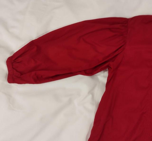 赤いバルーンスリーブ長袖シャツ < 女性ファッション  赤いバルーンスリーブ長袖シャツ < 女性ファッションの