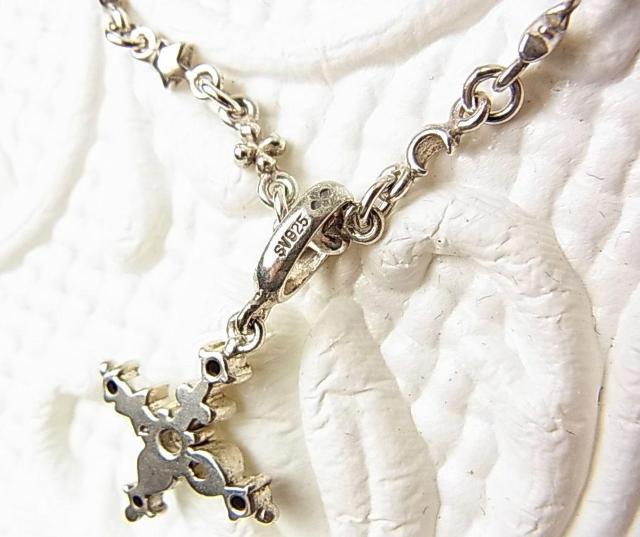 ★正規品 love&hateラブアンドヘイト美品 スターリングシルバー925 × ジルコニア クロス ネックレスユニセックス < ブランド ★正規品 love&hateラブアンドヘイト美品 スターリングシルバー925 × ジルコニア クロス ネックレスユニセックス < ブランドの