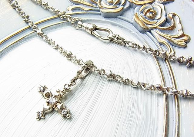 ★正規品 love&hateラブアンドヘイト美品 スターリングシルバー925 × ジルコニア クロス ネックレスユニセックス < ブランド ★正規品 love&hateラブアンドヘイト美品 スターリングシルバー925 × ジルコニア クロス ネックレスユニセックス < ブランドの
