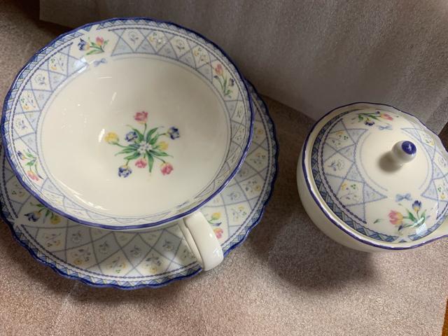 ノリタケ roritake カップ&ソーサ3点 −客 送料無料 < インテリア/ライフ ノリタケ roritake カップ&ソーサ3点 −客 送料無料 < インテリア/ライフの