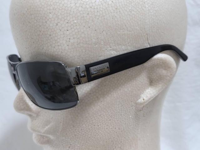 正規 プラダ アイコンロゴ ティアドロップ メタルコンビ サングラス 黒×シャイニーSV エンブレムプレート クラシックアイウェア < ブランド 正規 プラダ アイコンロゴ ティアドロップ メタルコンビ サングラス 黒×シャイニーSV エンブレムプレート クラシックアイウェア < ブランドの