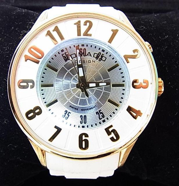 【正規品・美品】ROMAGO DESIGN ロマゴデザイン腕時計 RM068-0053 ヌメレーションシリーズ < 女性アクセサリー/時計 【正規品・美品】ROMAGO DESIGN ロマゴデザイン腕時計 RM068-0053 ヌメレーションシリーズ < 女性アクセサリー/時計の