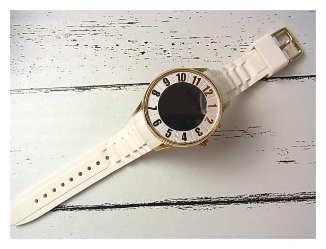 【正規品・美品】ROMAGO DESIGN ロマゴデザイン腕時計 RM068-0053 ヌメレーションシリーズ < 女性アクセサリー/時計 【正規品・美品】ROMAGO DESIGN ロマゴデザイン腕時計 RM068-0053 ヌメレーションシリーズ < 女性アクセサリー/時計の