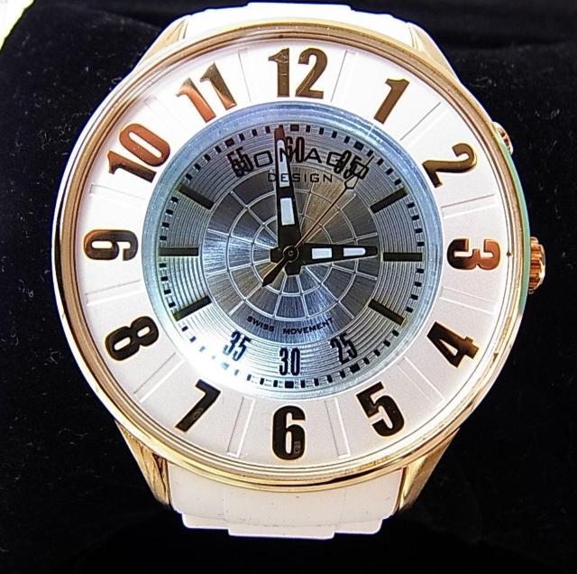 【正規品・美品】ROMAGO DESIGN ロマゴデザイン腕時計 RM068-0053 ヌメレーションシリーズ < 女性アクセサリー/時計 【正規品・美品】ROMAGO DESIGN ロマゴデザイン腕時計 RM068-0053 ヌメレーションシリーズ < 女性アクセサリー/時計の