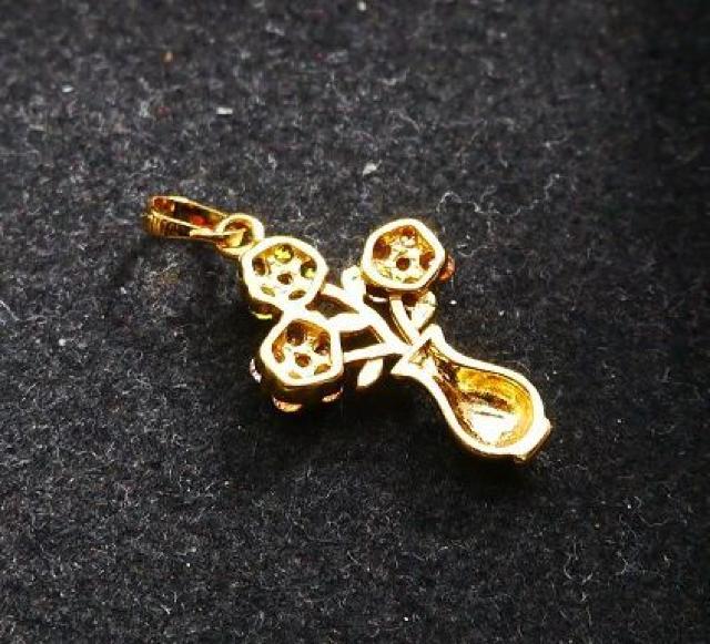 新品ゴスロリ姫系アンティーク調花瓶ストーンペンダントトップ < 女性アクセサリー/時計 新品ゴスロリ姫系アンティーク調花瓶ストーンペンダントトップ < 女性アクセサリー/時計の