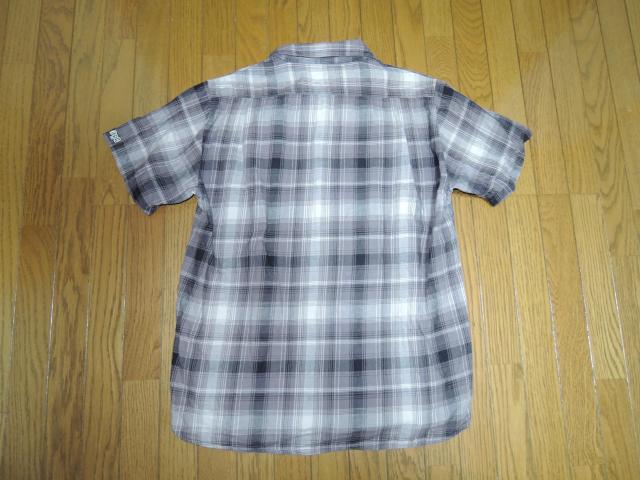 BOUNTY HUNTER バウンティーハンター 半袖 チェックシャツ M 灰系 B×H 胸ロゴ 刺繍 ステッチ ロゴ LOGO < ブランド  BOUNTY HUNTER バウンティーハンター 半袖 チェックシャツ M 灰系 B×H 胸ロゴ 刺繍 ステッチ ロゴ LOGO < ブランドの
